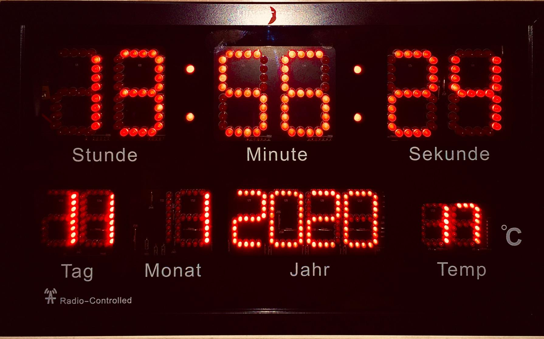 Lunartec LED-Uhren Funk-Wanduhr rot Datum Temperatur Metall