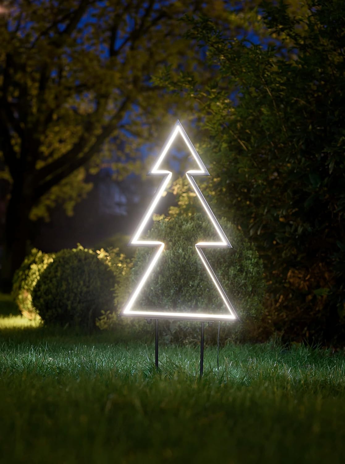 Bonetti LED Lichterketten Gartenstecker Tanne 153 LED warmweiß