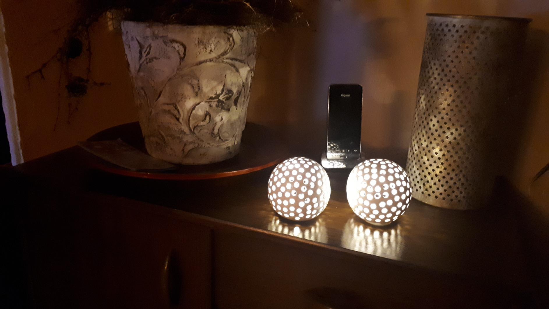 Lunartec LED-Kugellampen 2er-Set Keramik warmweiß batteriebetrieben