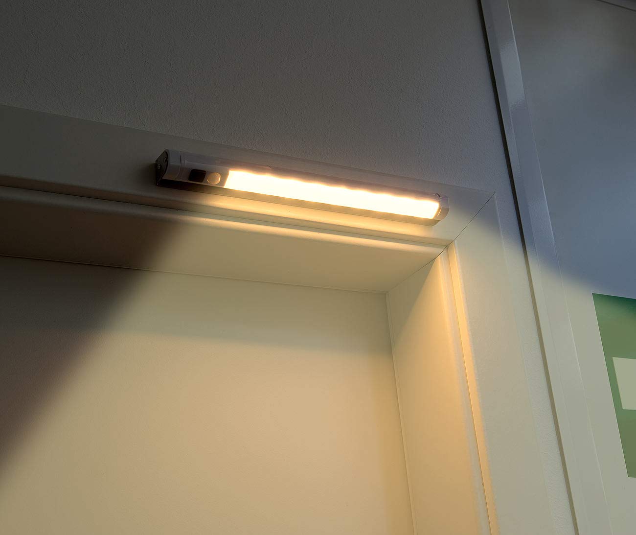 Lunartec Lichtleiste Batterie 4er-Set warmweiß PIR-Sensor