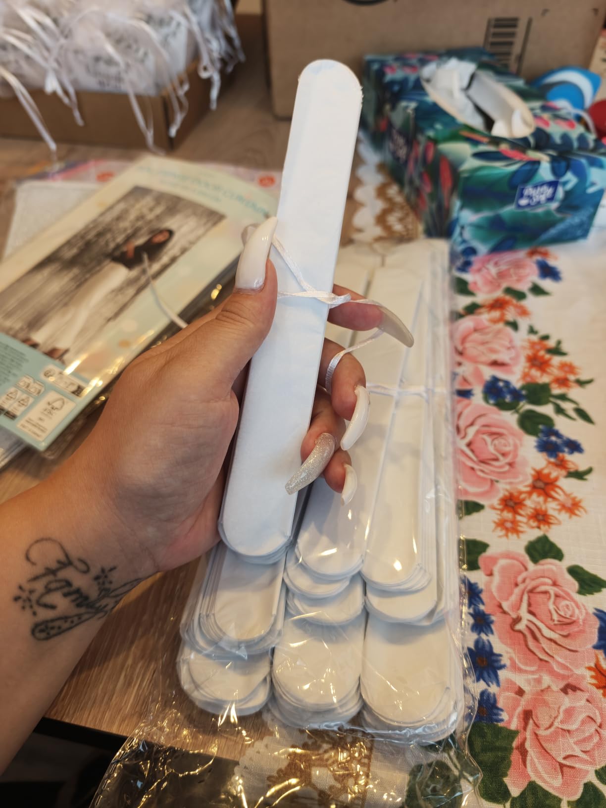 WEARXI Partydeko Pompons weiß 18 Stück Seidenpapier