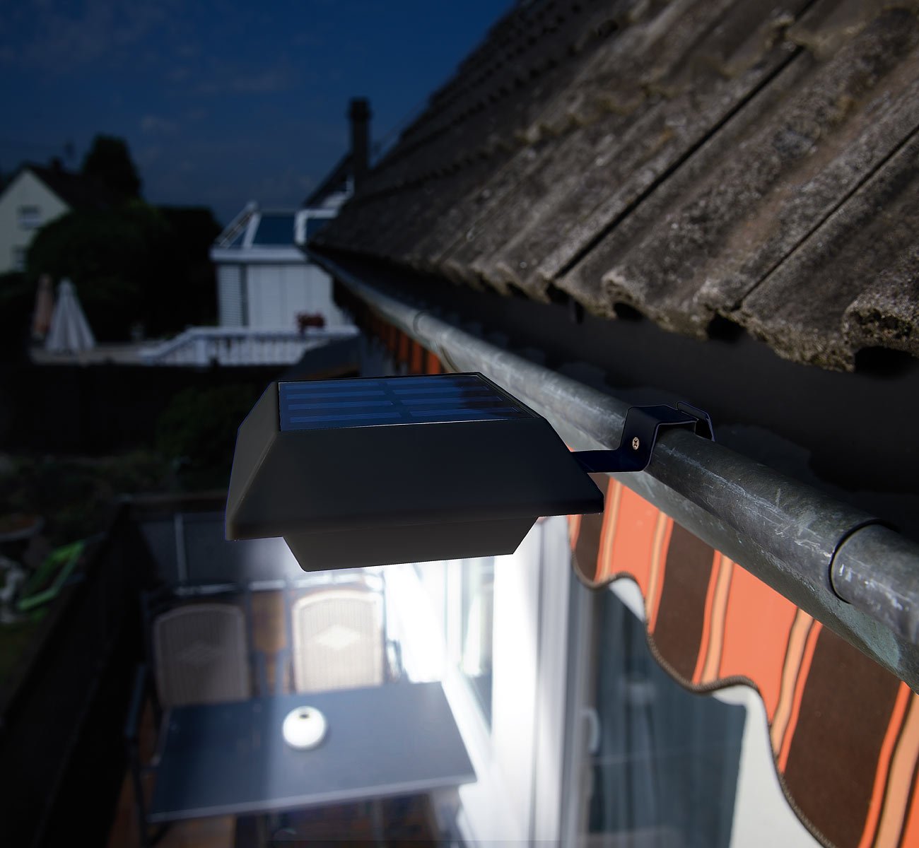 Lunartec Außenbeleuchtung Dachrinnen Solarleuchten 2er-Set PIR