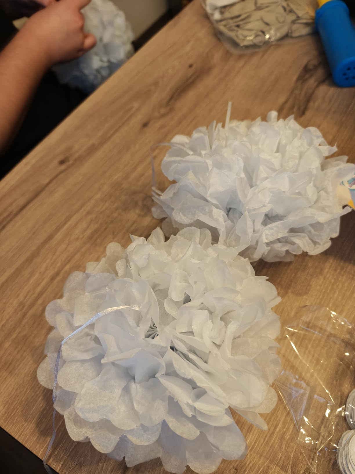 WEARXI Partydeko Pompons weiß 18 Stück Seidenpapier