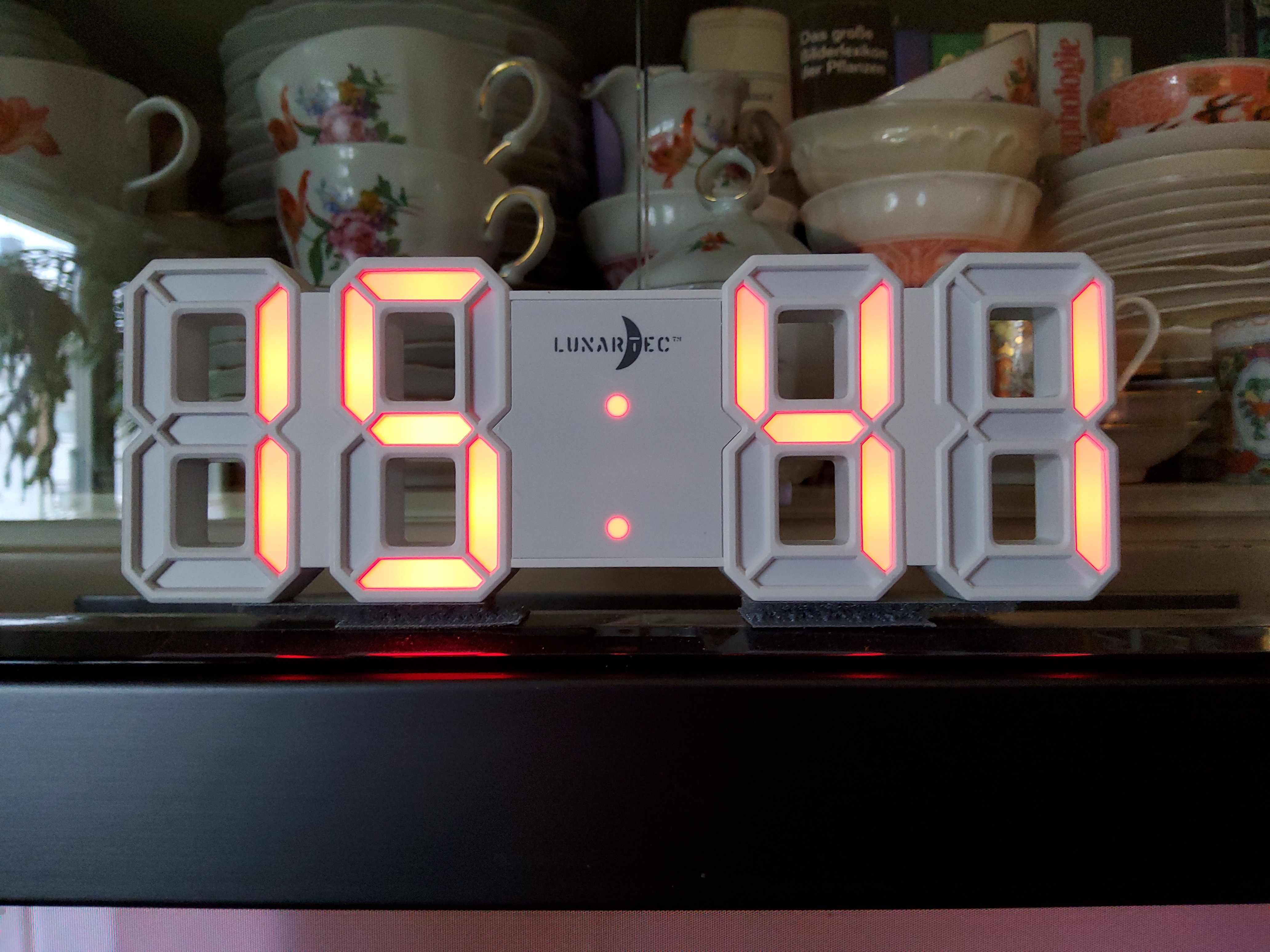 Lunartec LED-Uhren USB Tisch- Wanduhr weiß-rot mit Wecker