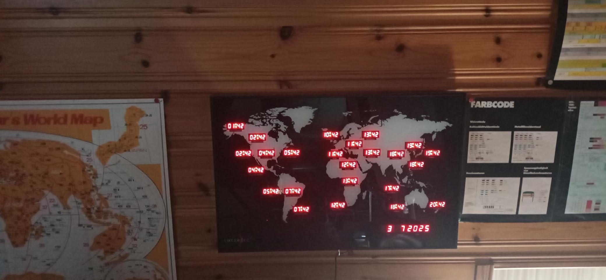 Lunartec LED-Uhren Weltzeituhr 24 Städte Digital Wand