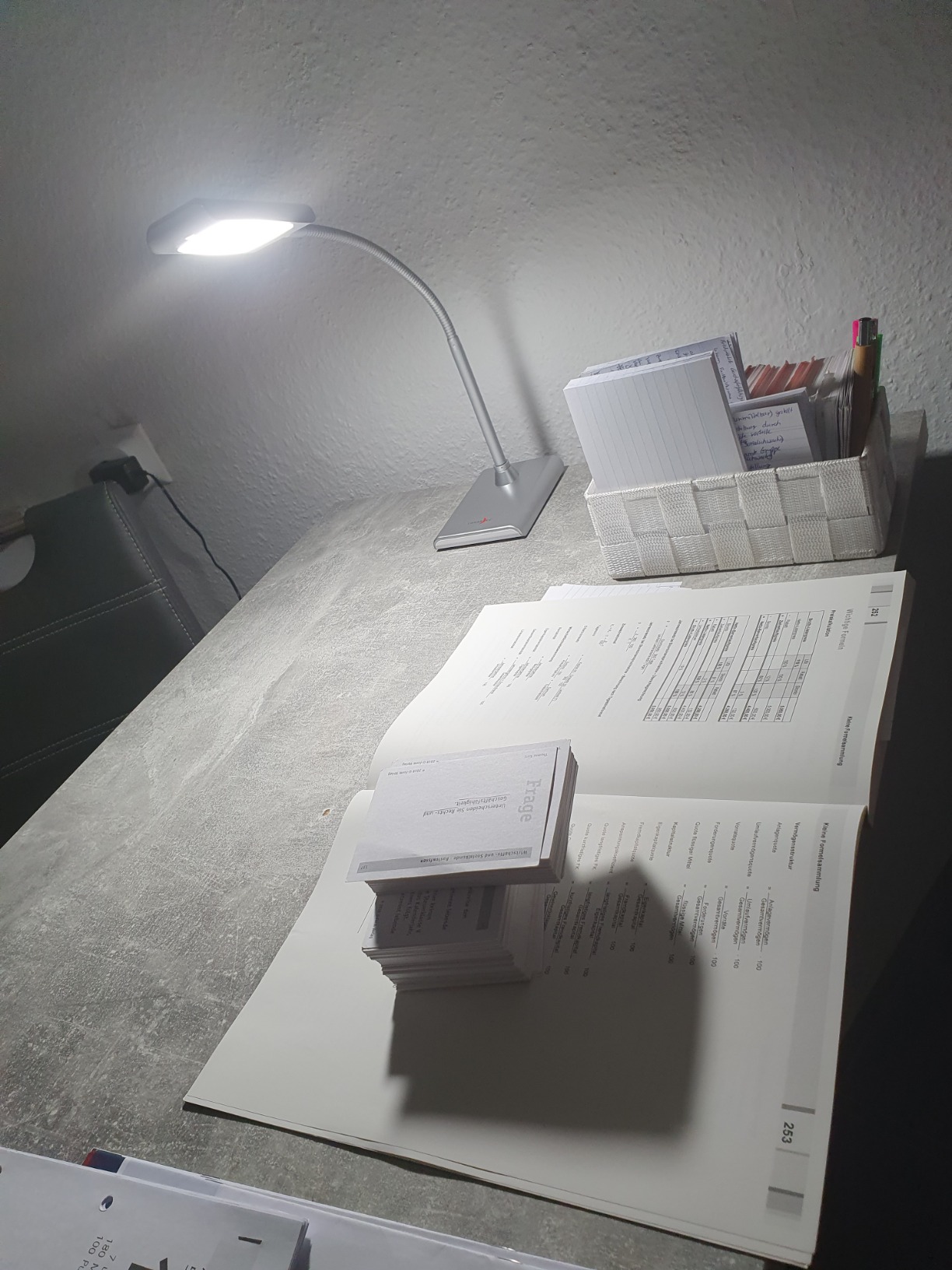 Lunartec Innenbeleuchtung LED-Tischleuchte 5W silbern Schwanenhals