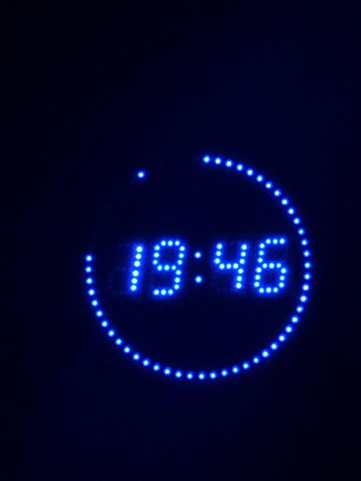 Lunartec LED-Uhren Funk-Wanduhr Blau 250 mm mit Netzteil