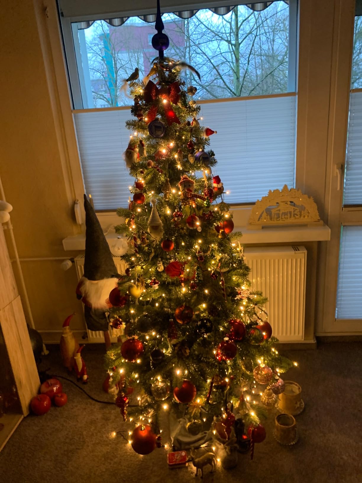 Lunartec Licht-Dekoration Christbaum-Überwurf 180 LEDs warmweiß IP44