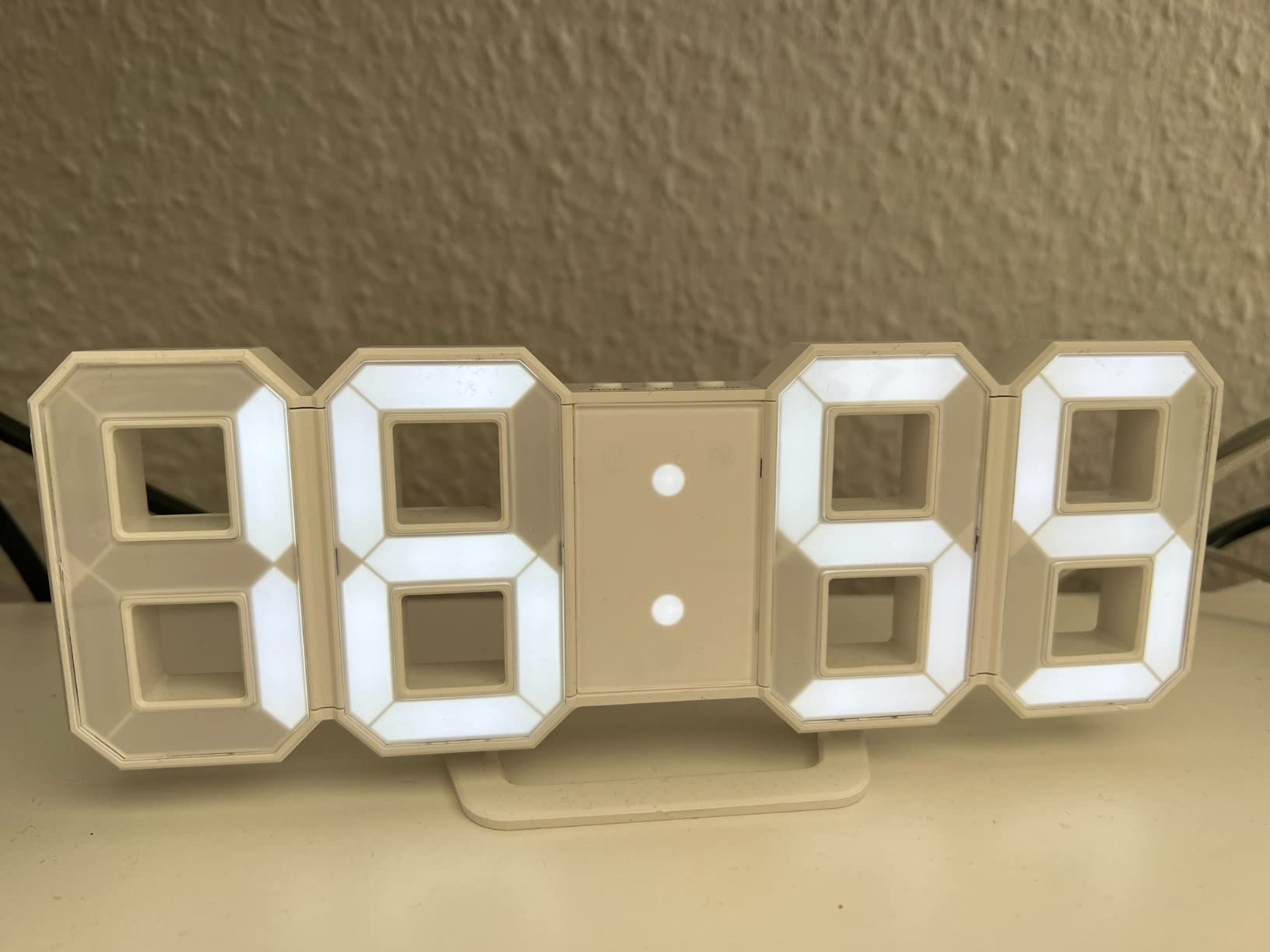 Lunartec LED-Tischuhr Wanduhr große Ziffern 21,5 cm mit Wecker