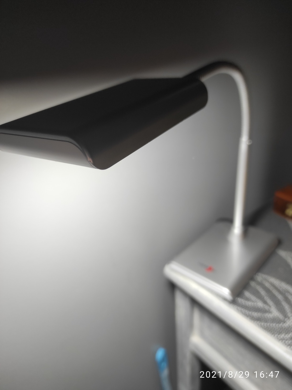 Lunartec Innenbeleuchtung LED-Tischleuchte 5W silbern Schwanenhals