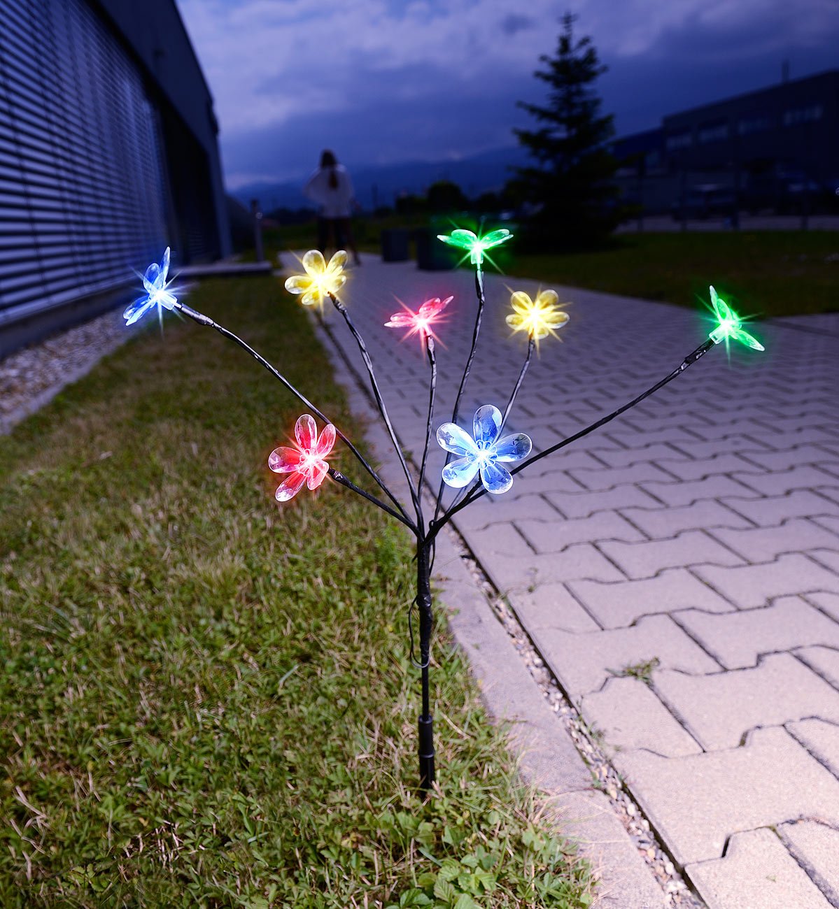 Lunartec Solar-Lichtersträucher 2er-Set 8 Blüten 50 cm