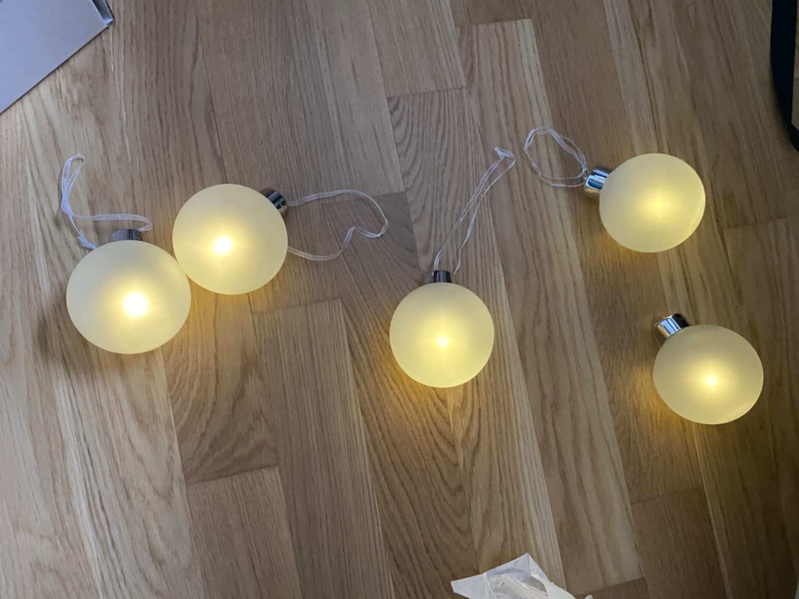 Lunartec Licht-Dekoration Weihnachtskugeln Glas weiß 6 Stück LED