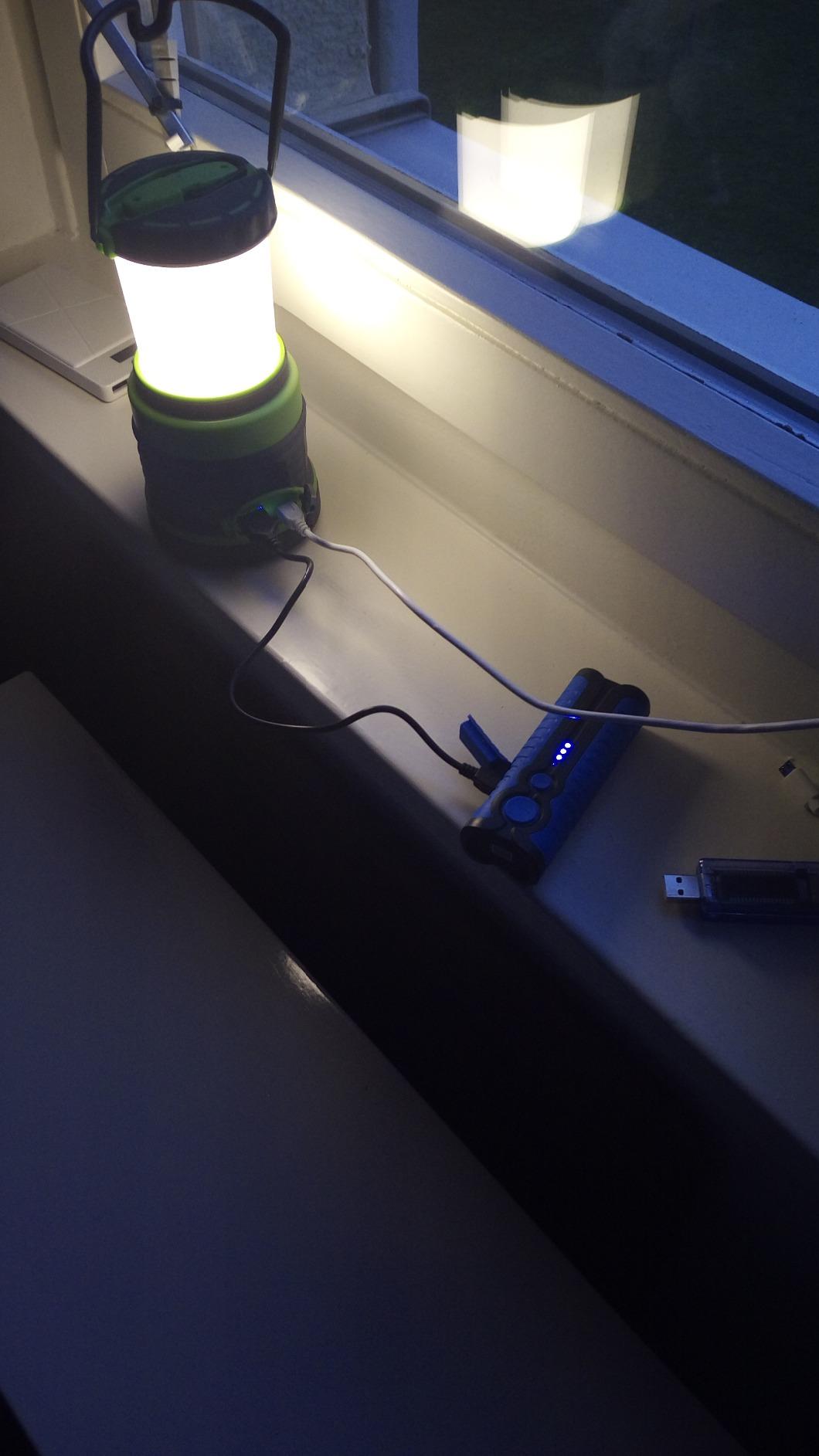 Lunartec 3in1 LED-Campinglaterne Akku Powerbank 300 lm