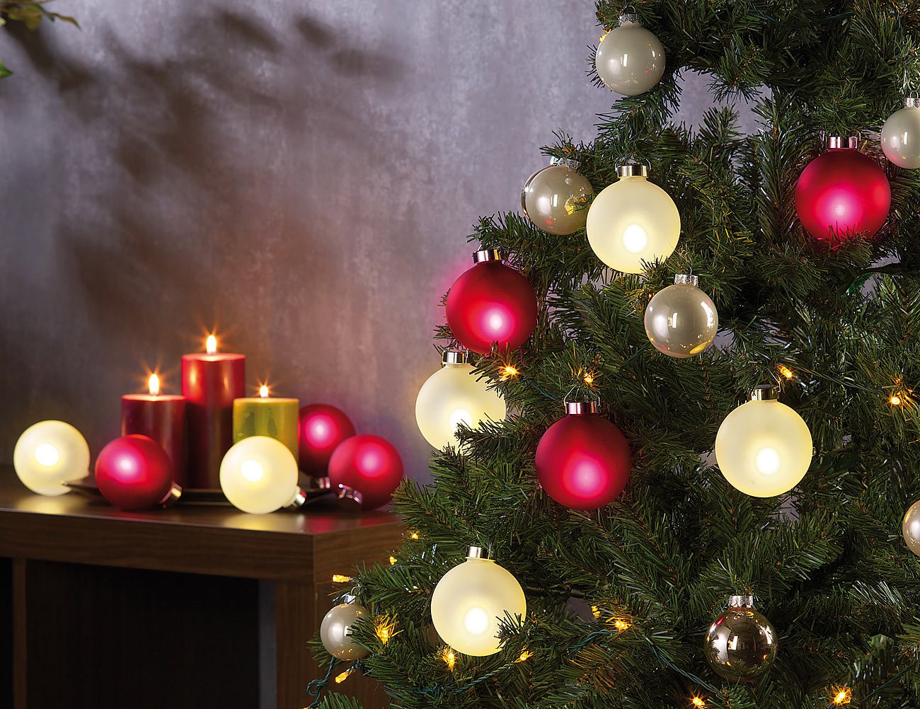 Lunartec Licht-Dekoration Weihnachtskugeln Glas weiß 6 Stück LED