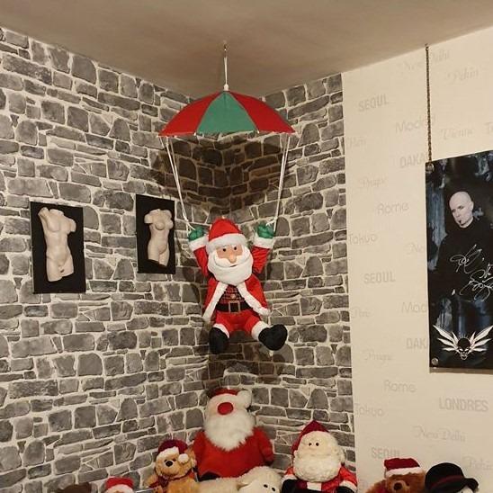 Bonetti Weihnachtsmann am Fallschirm 90cm Deko innen