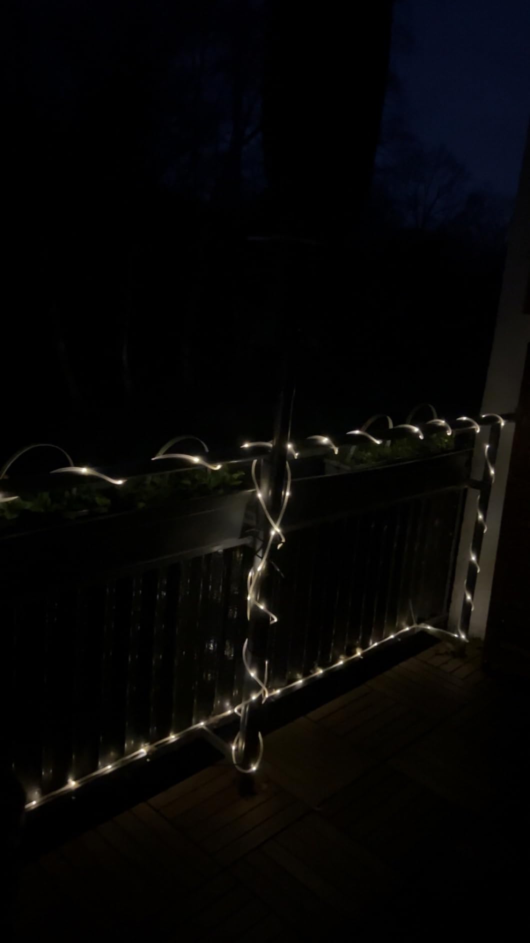 Bxroiu Lichtschlauch 10 m 100 LED Schlauch Weiß solar