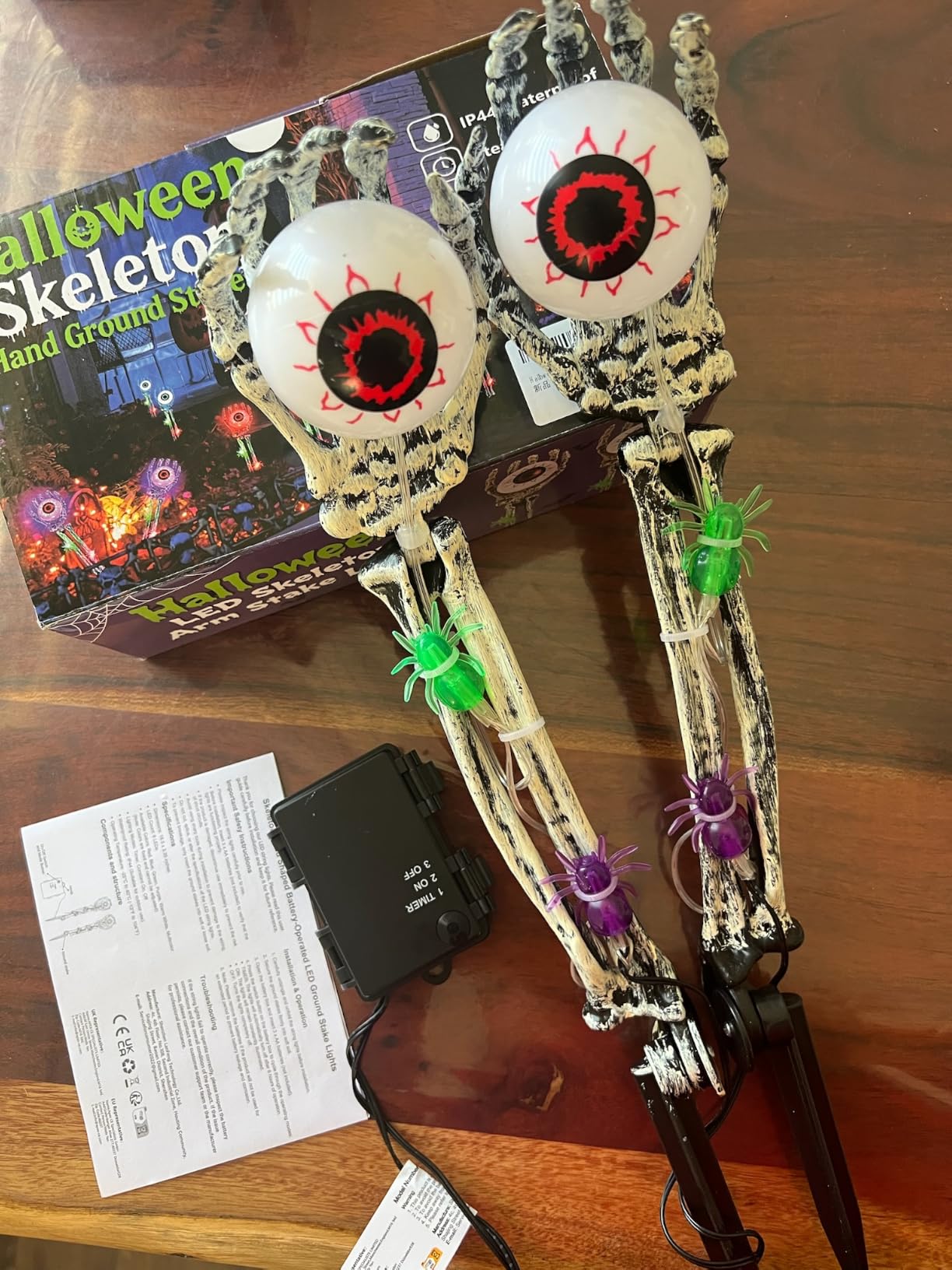 Qedertek Lighting Halloween Skelett-Hände Deko blau 2er-Set