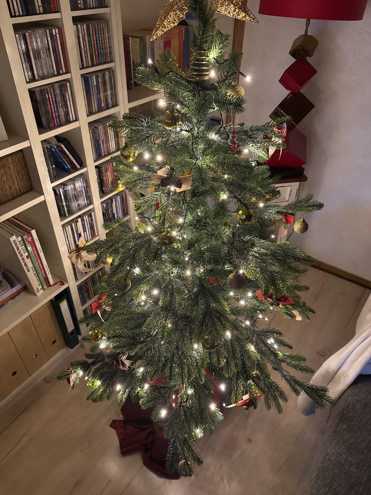 Lunartec Licht-Dekoration Christbaum-Überwurf 180 LEDs warmweiß IP44