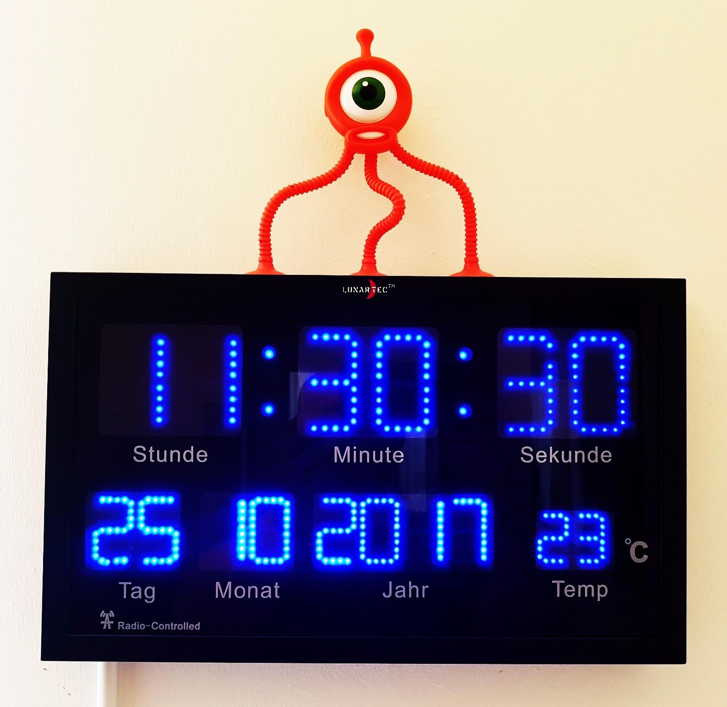 Lunartec Digitaluhr Funk LED blau Wand Tisch Datum