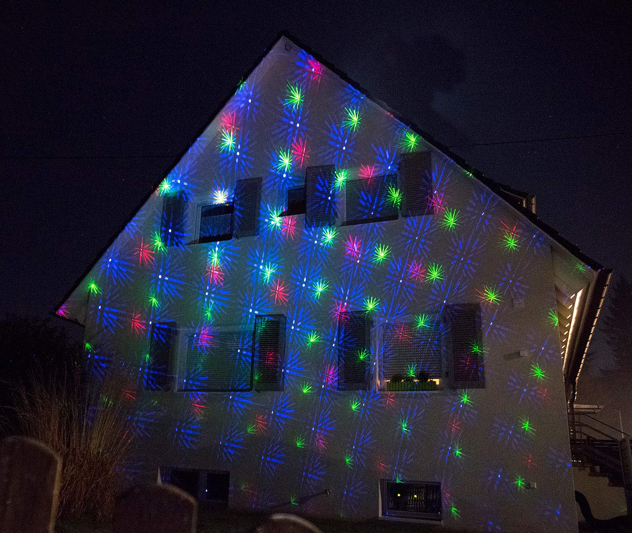 Lunartec LP-350 RGB-Laserprojektor mit Fernbedienung IP65