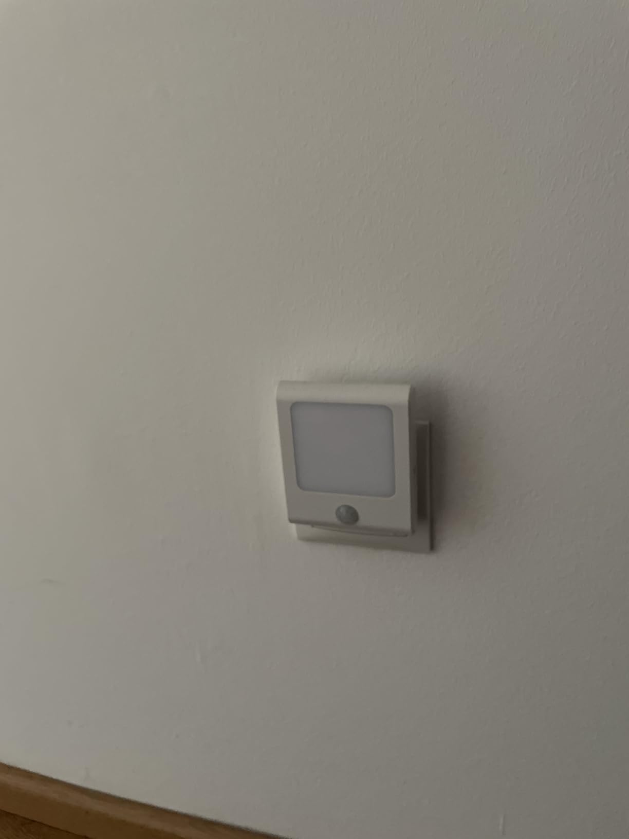 Lunartec Steckdosen-Nachtlichter 2er-Set dimmbar warmweiß Sensor