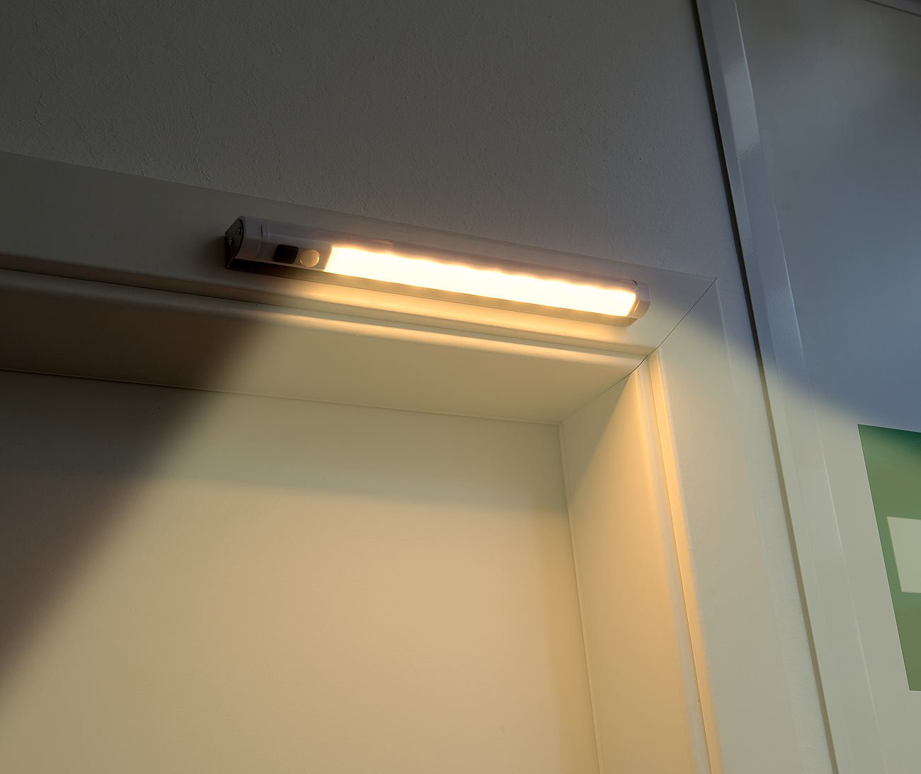 Lunartec Innenbeleuchtung LED-Lichtleiste 9 LEDs warmweiß