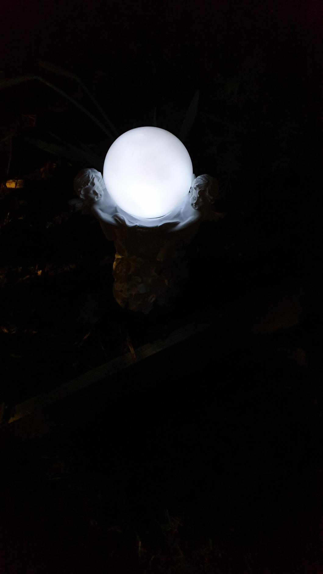 Lunartec Licht-Dekoration Engel mit Solar-LED-Kugel 24cm