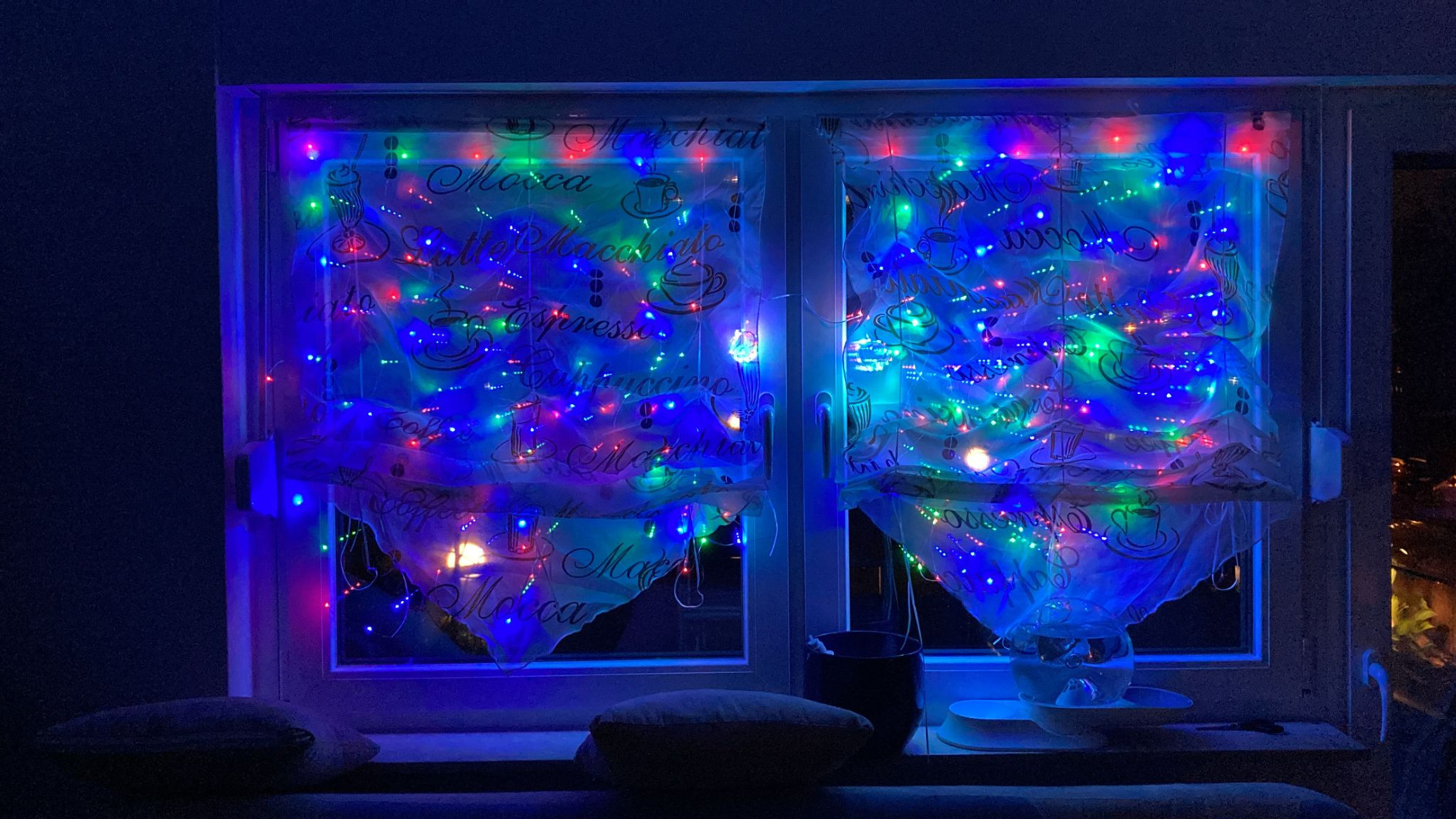 Lunartec Licht-Dekoration RGB-Lichtervorhang bunt 3x3m 2er-Set