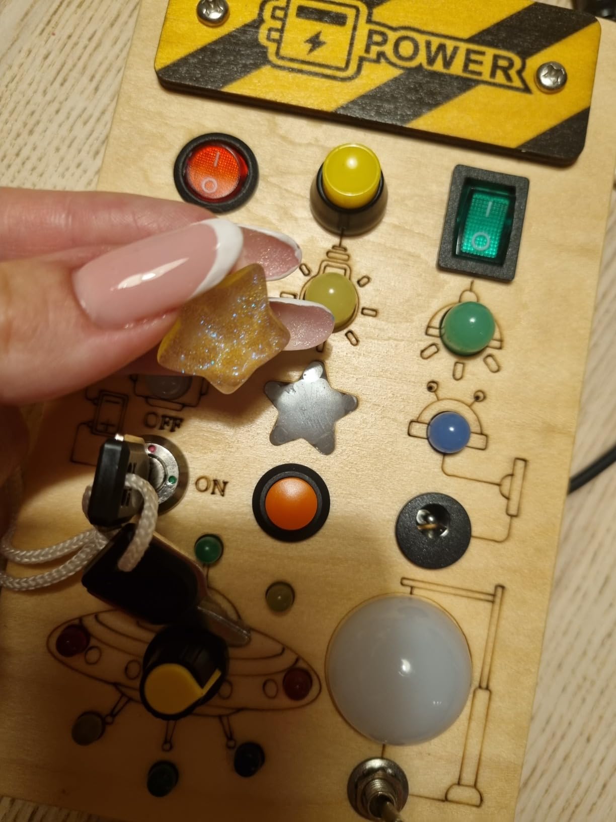 WEARXI Busy Board Holzoptik LED Dinosaurier Sound