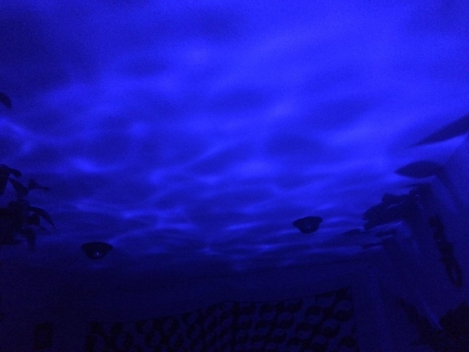 Lunartec Wellenprojektor Wasser-LED-Projektor Lautsprecher