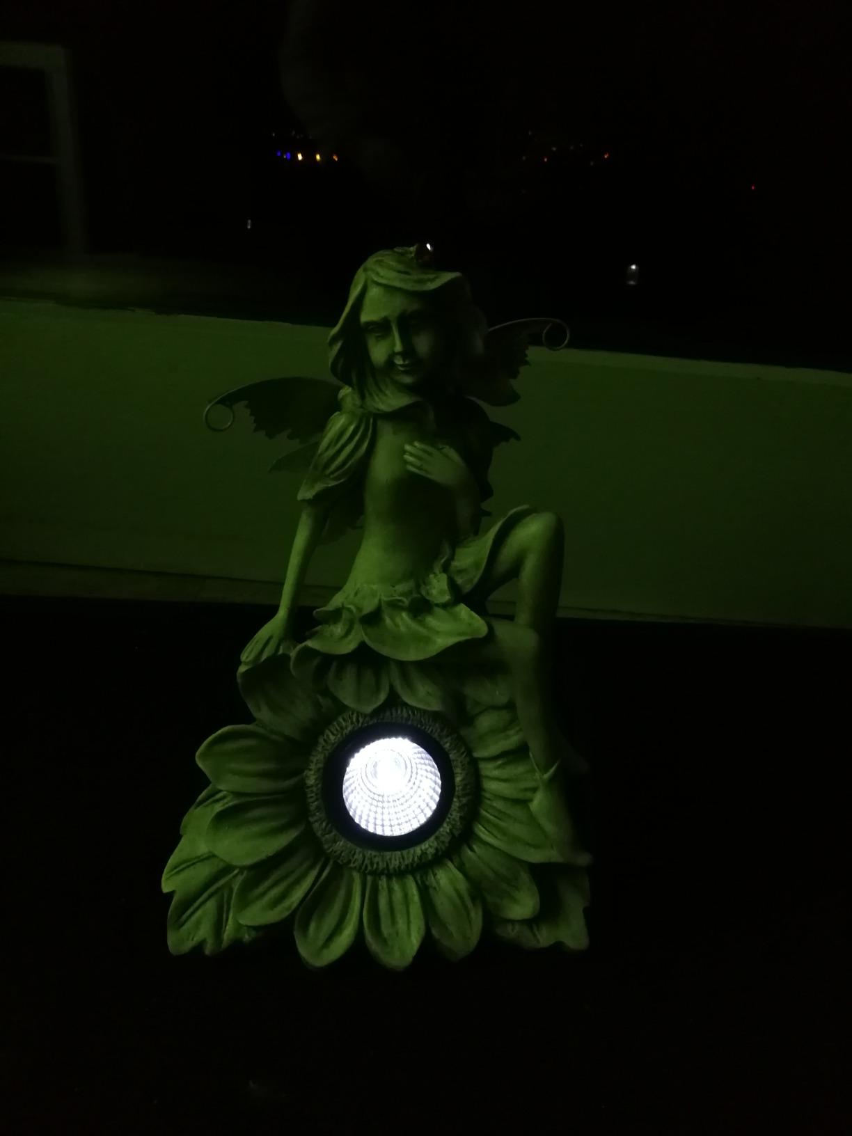 Lunartec Solar-Gartenelfe LED sitzend Kunstharz