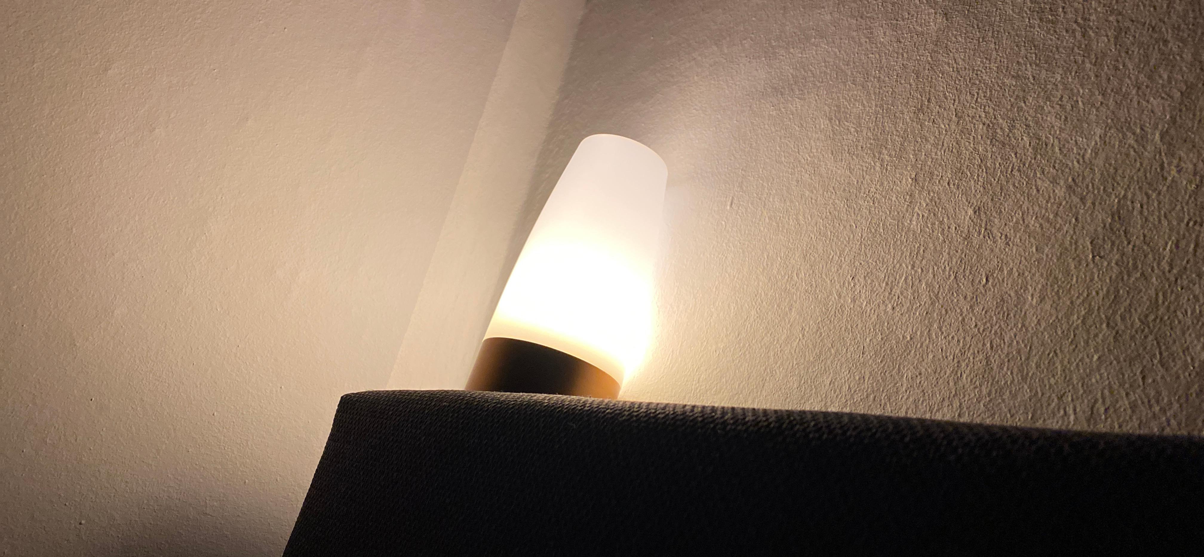 Lunartec LED-Tischlampe mit Bewegungsmelder warmweiß Batterie