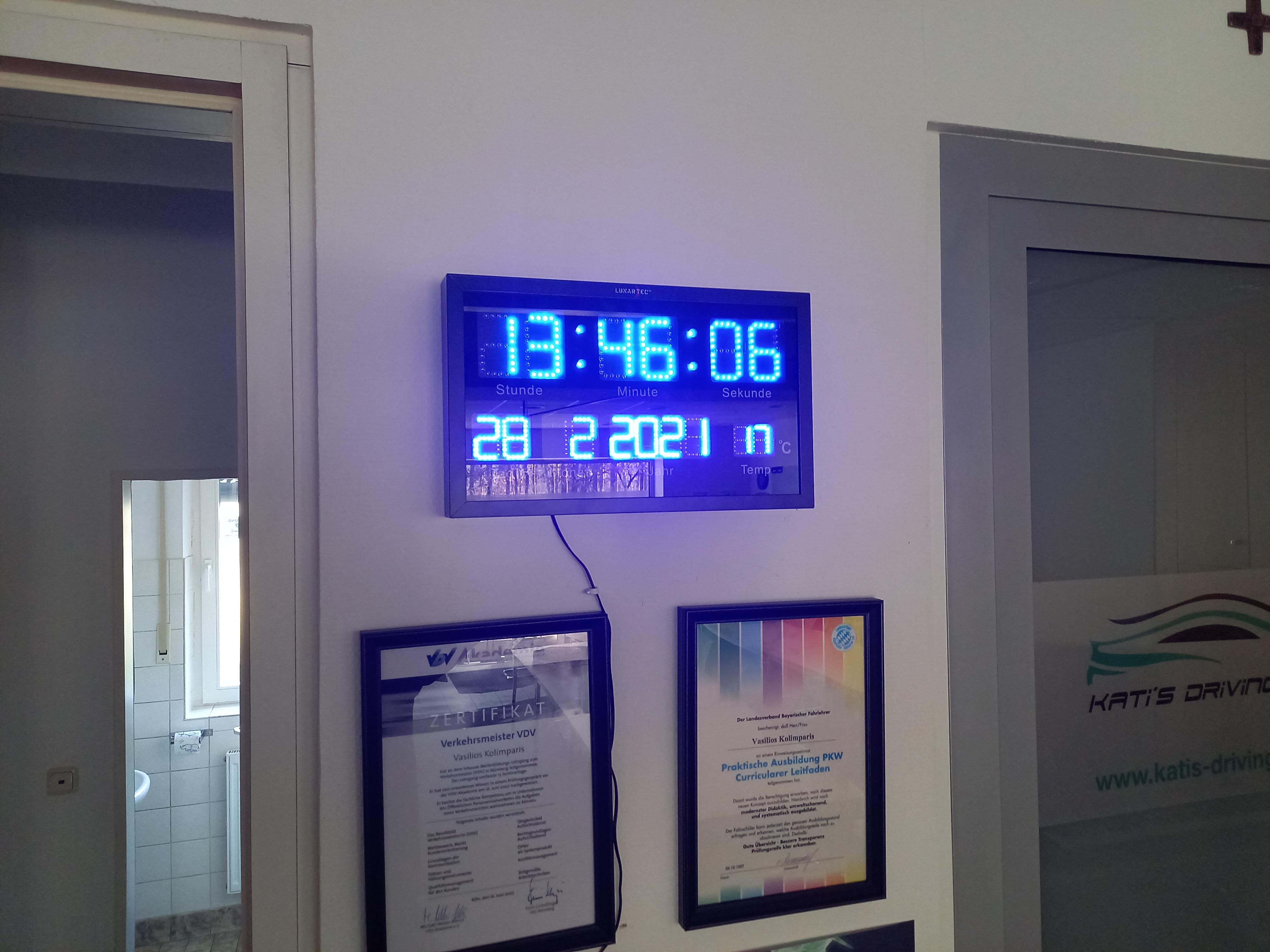 Lunartec Digitaluhr Funk LED blau Wand Tisch Datum