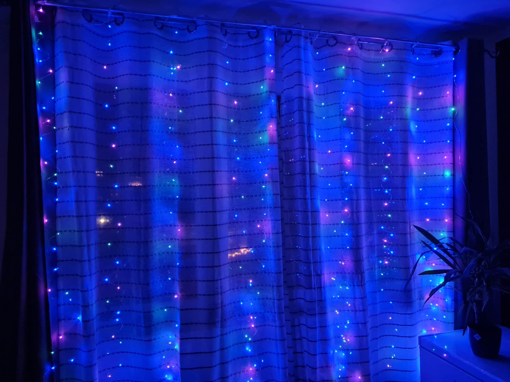 Lunartec Licht-Dekoration RGB-Lichtervorhang bunt 3x3m 2er-Set