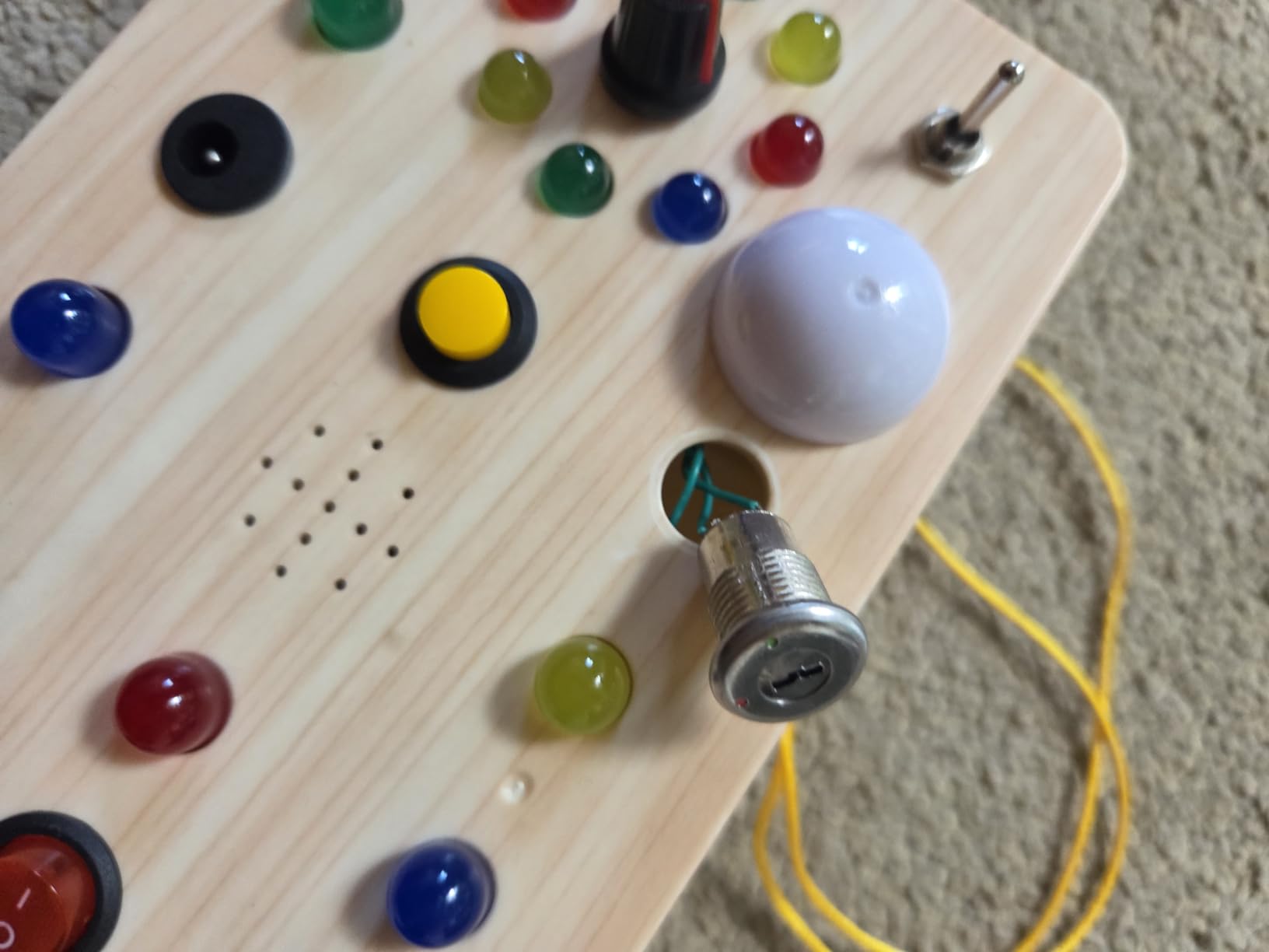 WEARXI Busy Board Holzoptik LED Dinosaurier Sound