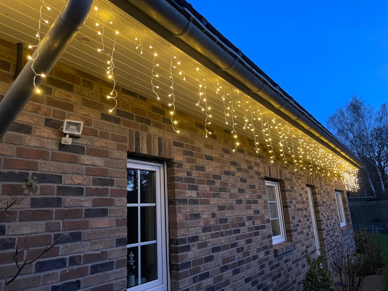 Qedertek Lighting Eisregen Lichterkette 15,3m 612 LED warmweiß