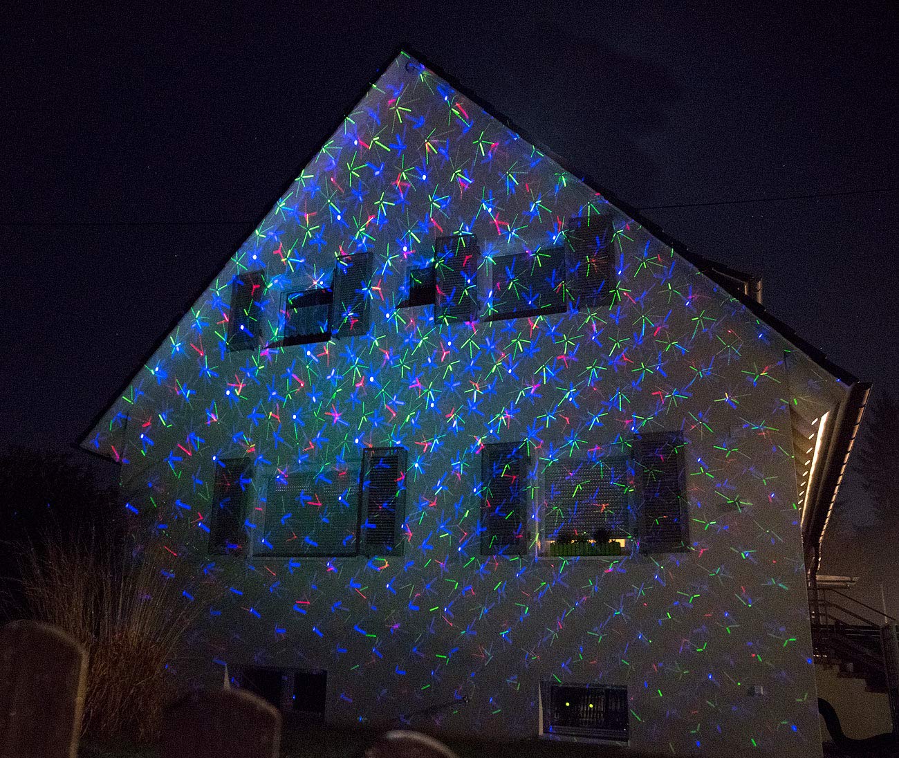 Lunartec LP-350 RGB-Laserprojektor mit Fernbedienung IP65