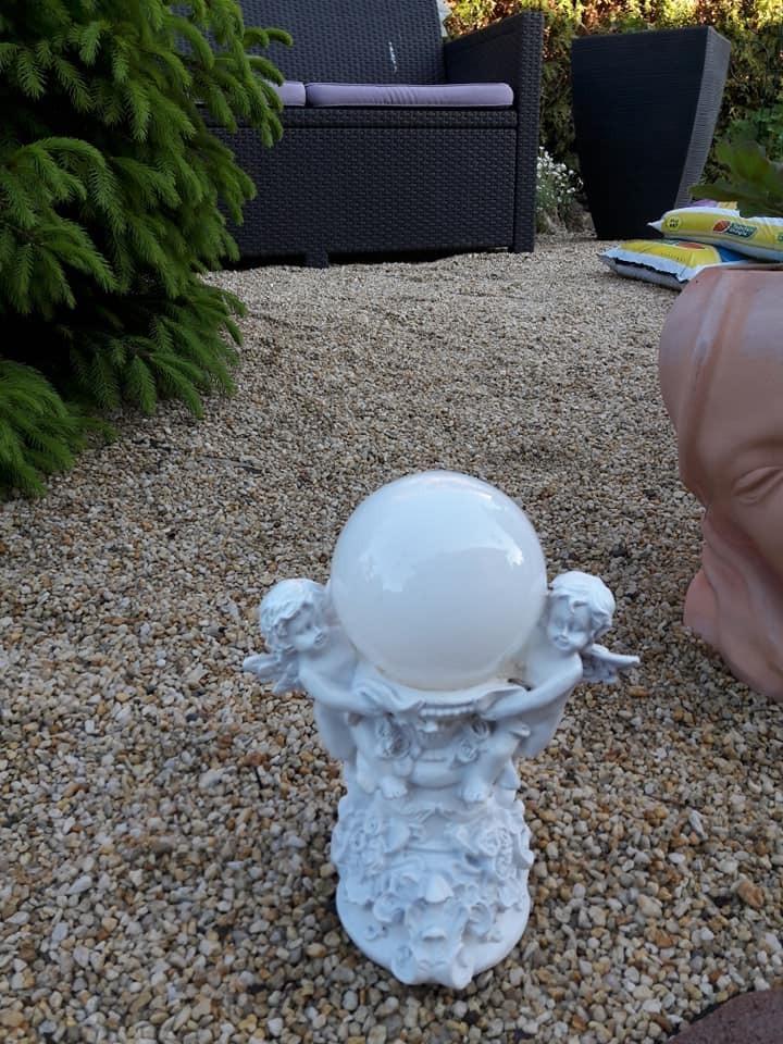 Lunartec Licht-Dekoration Engel mit Solar-LED-Kugel 24cm