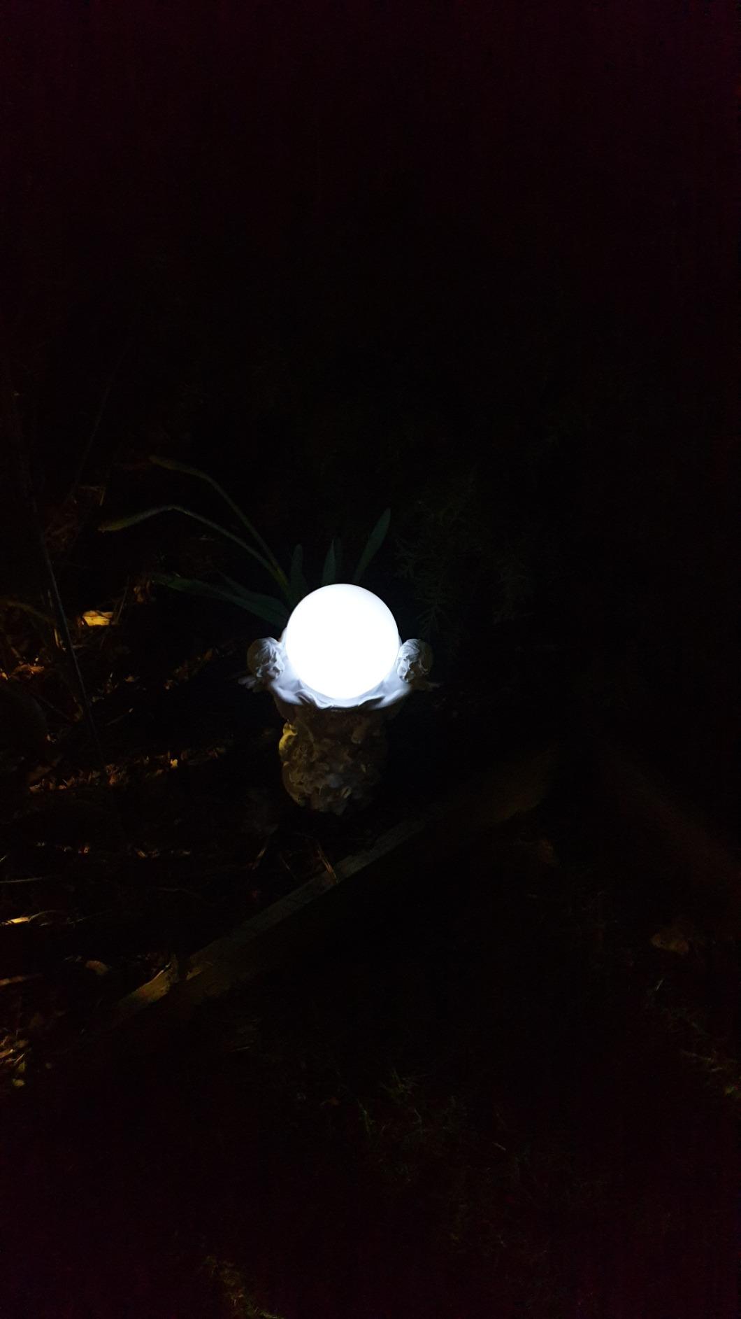 Lunartec Licht-Dekoration Engel mit Solar-LED-Kugel 24cm
