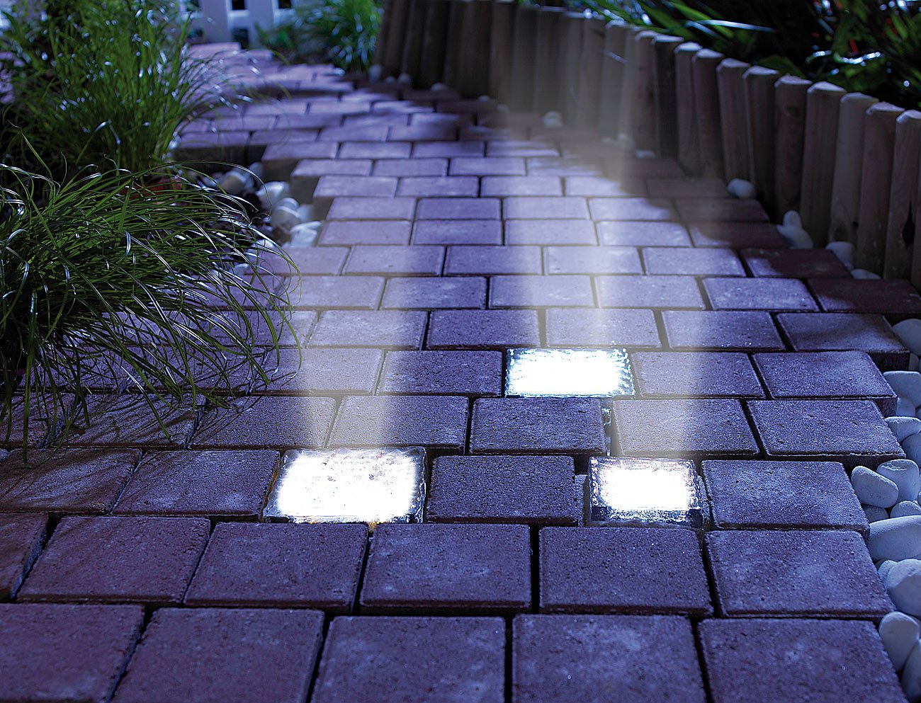 Lunartec Solar-Glasbaustein LED klein 7x7 cm 4er-Set
