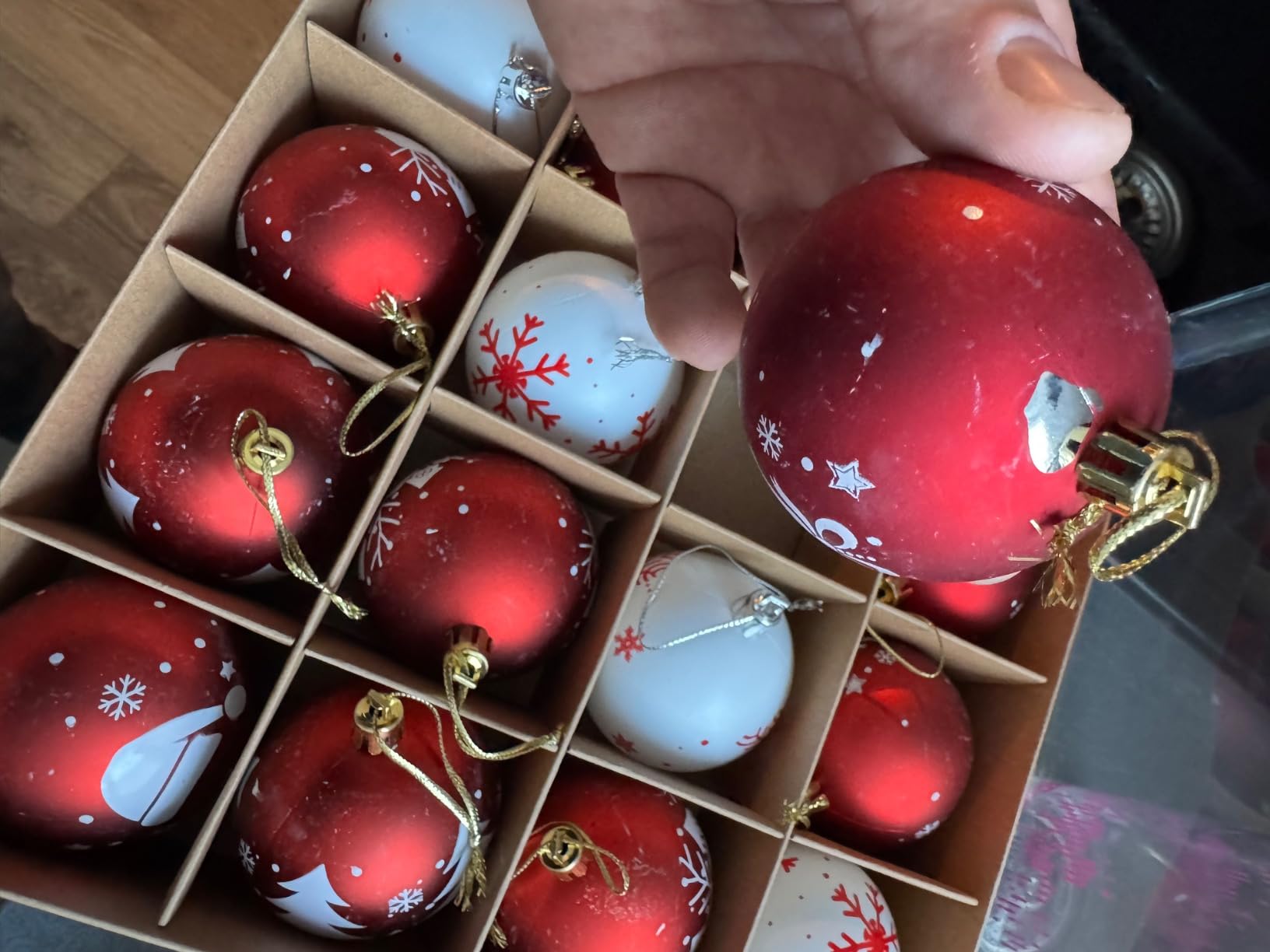 WEARXI Lichterketten Weihnachtskugeln 6cm Rot-Weiß 16 Stück