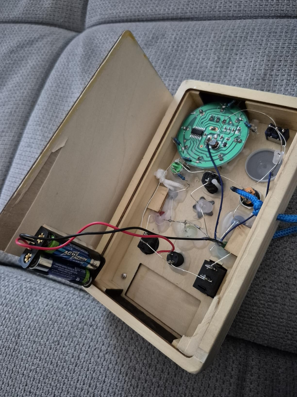 WEARXI Busy Board Holzoptik LED Dinosaurier Sound
