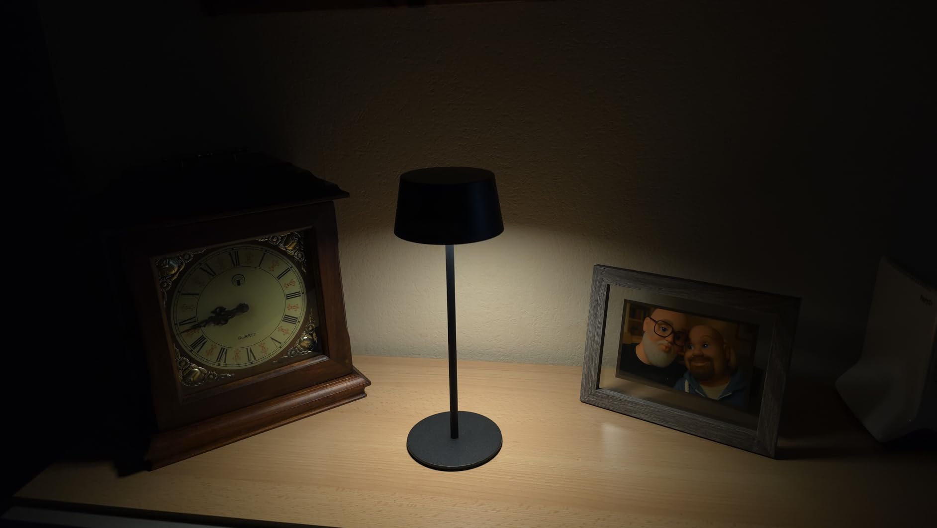 Lunartec Innenbeleuchtung 8er LED-Akku-Tischleuchten IP44