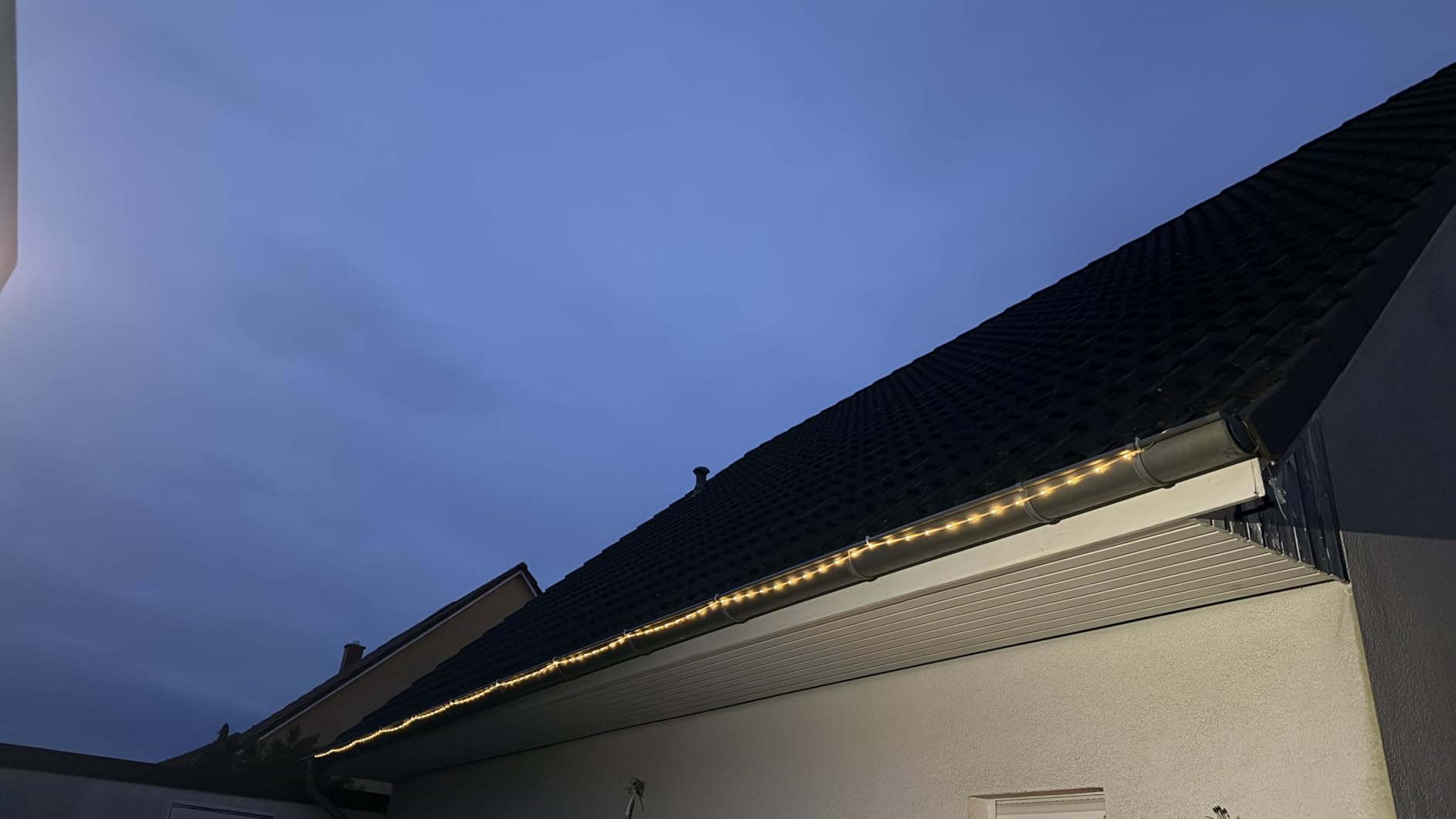 Bxroiu Lichtschlauch 10 m 100 LED Schlauch Weiß solar