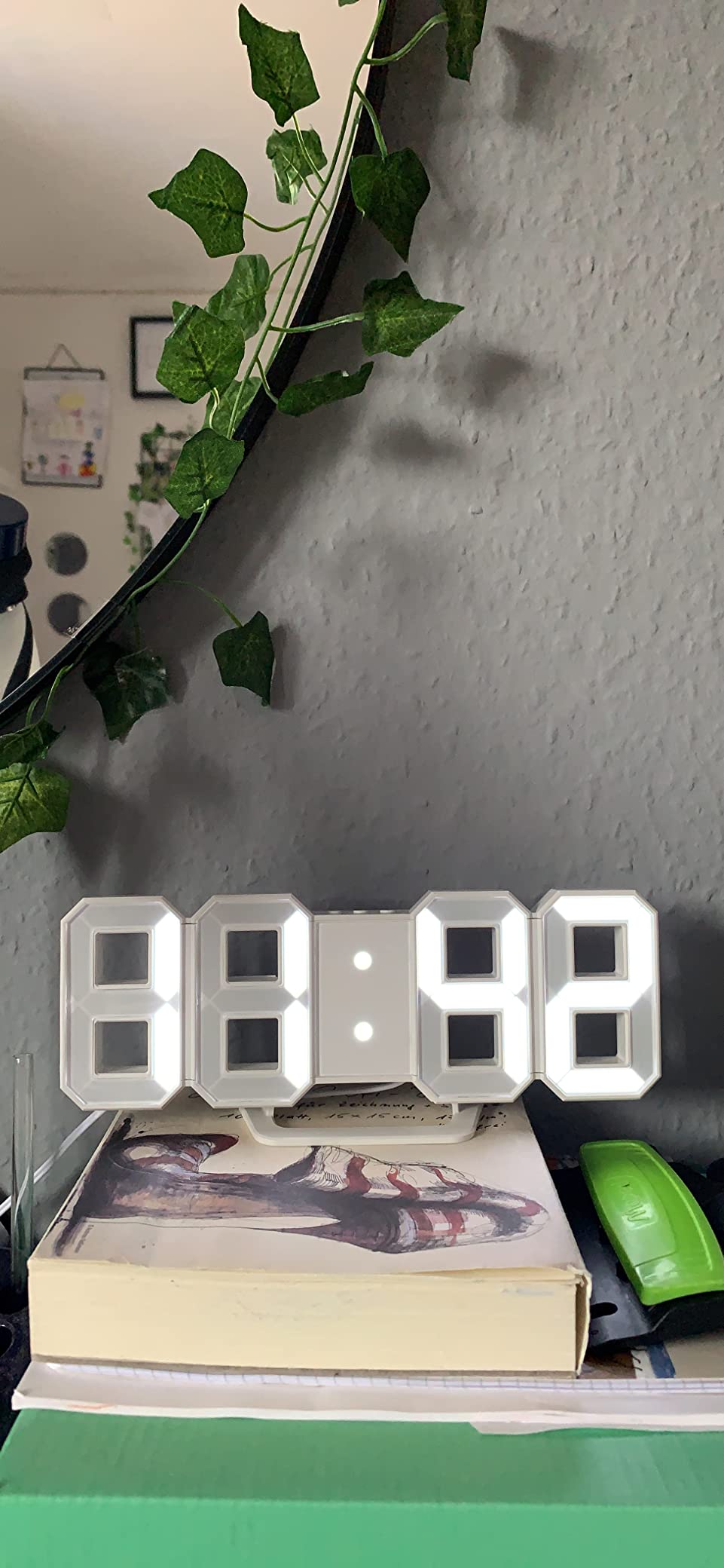 Lunartec LED-Tischuhr Wanduhr große Ziffern 21,5 cm mit Wecker