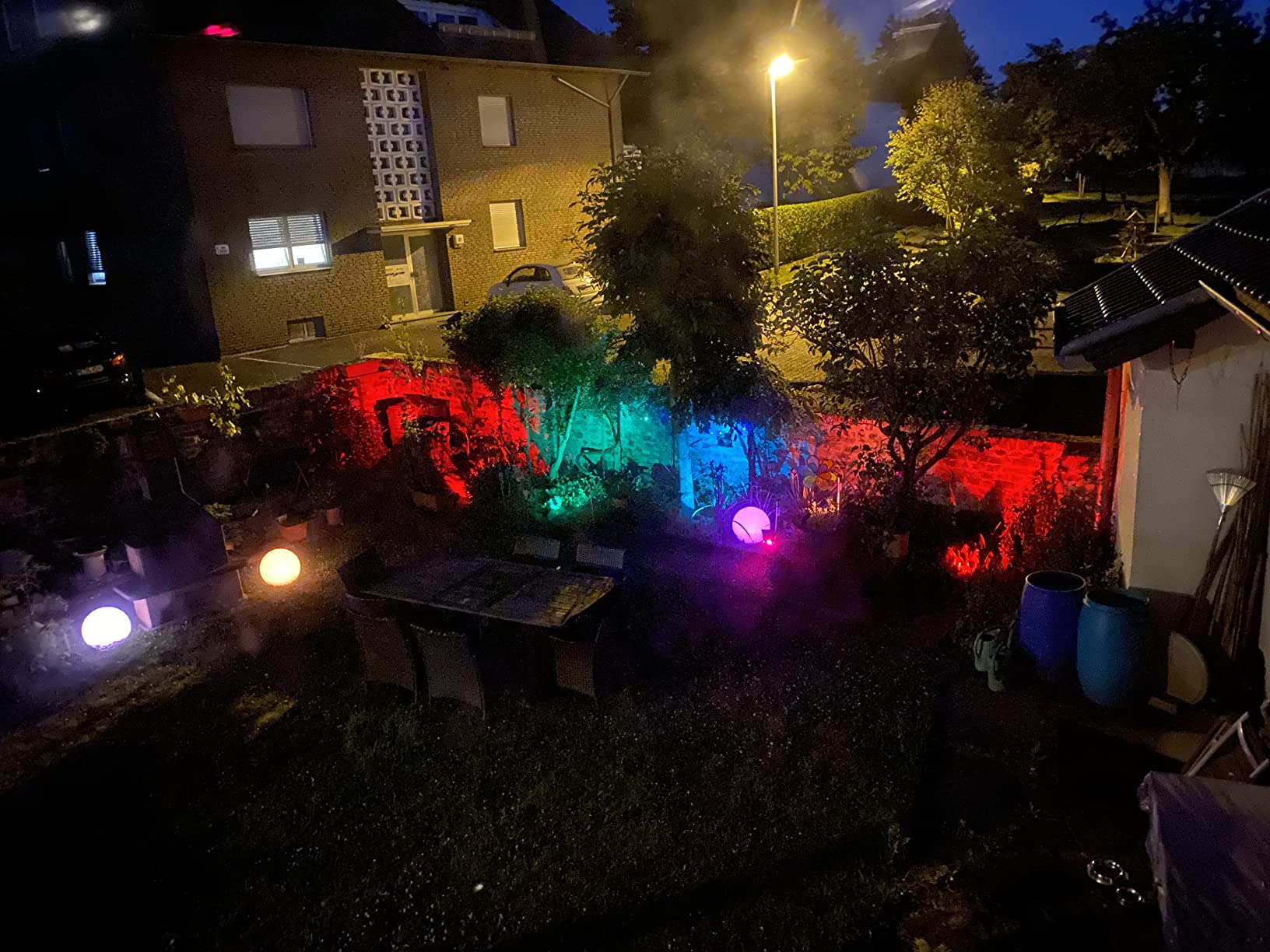 Lunartec Außenbeleuchtung Solar-Spot RGB-CCT mit App IP44