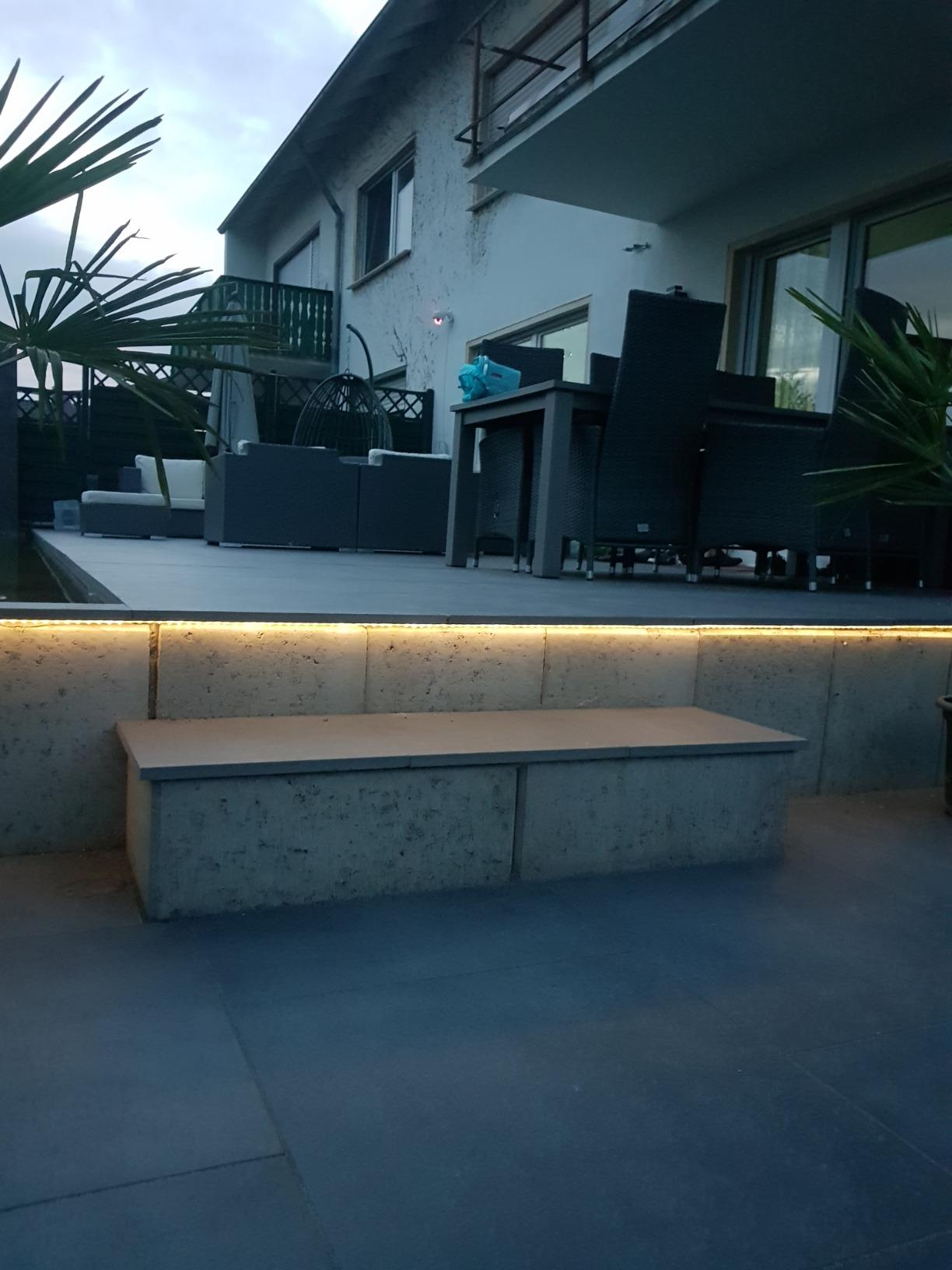 Lunartec Solar-LED-Band warmweiss 3 m 180 LEDs IP65