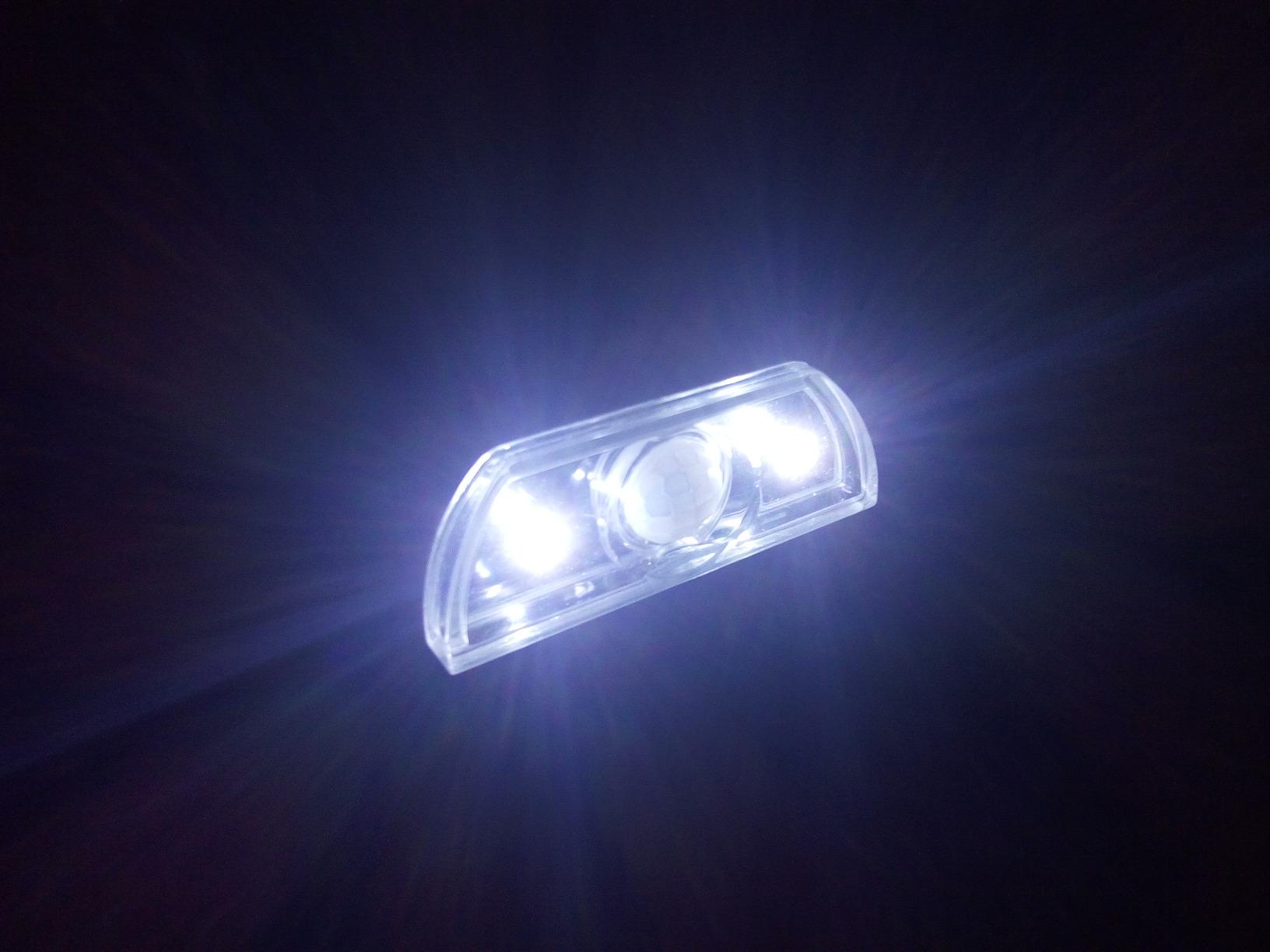 Lunartec Innenbeleuchtung Mini LED Treppenlicht Batterie
