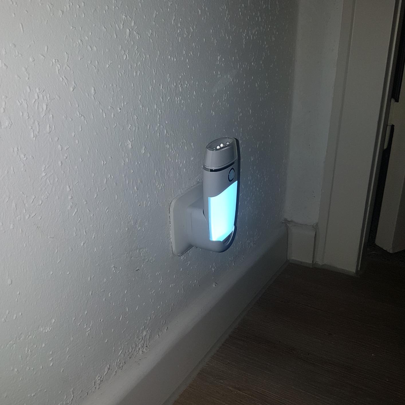 Lunartec 4in1 Steckdosenlampe Nachtlicht mit Akku