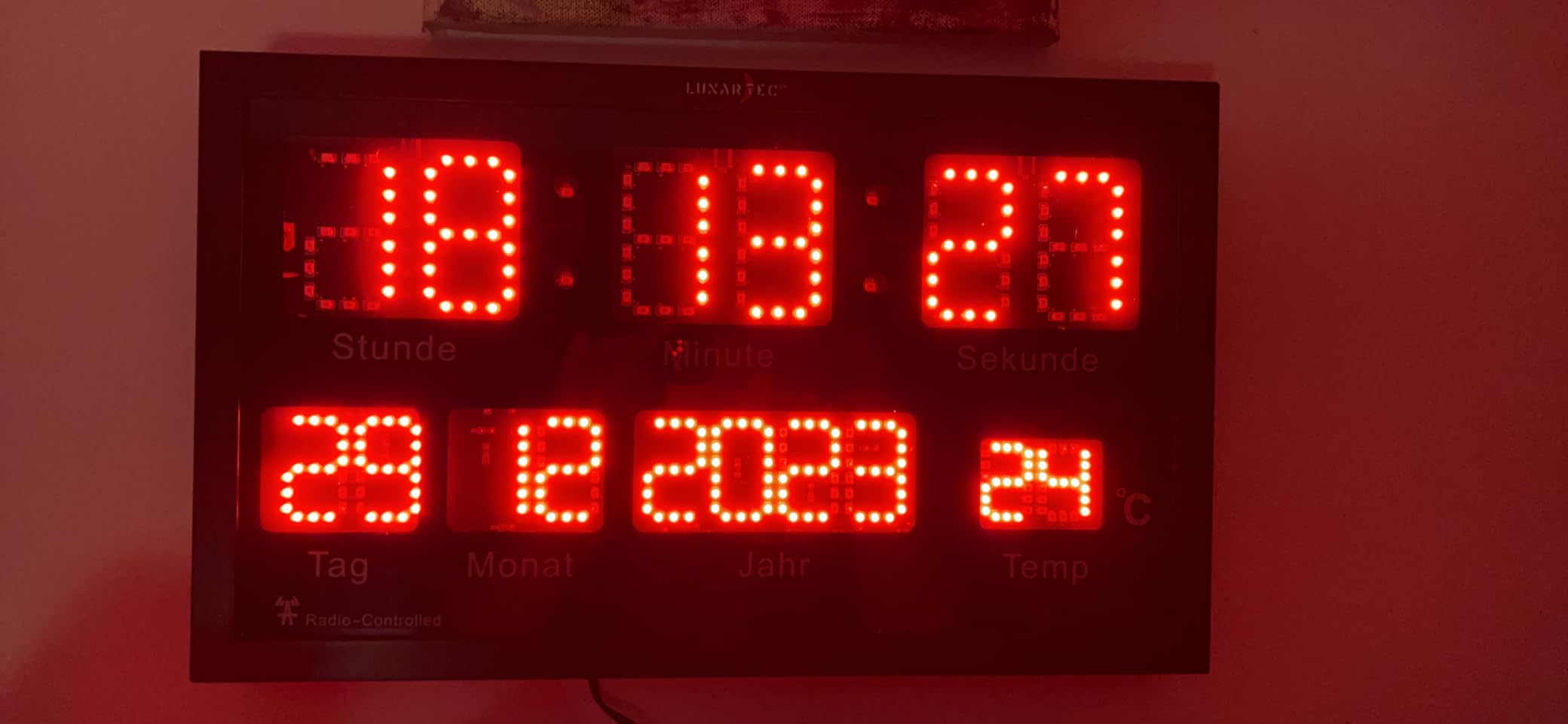 Lunartec LED-Uhren Funk-Wanduhr rot Datum Temperatur Metall